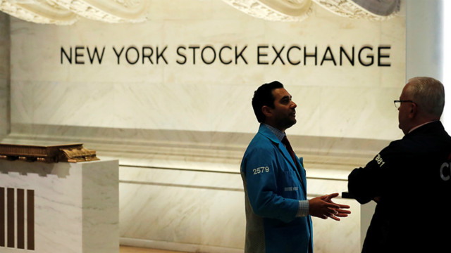 纽交所大规模停牌！几十只股票出现异常大幅波动