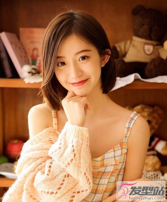 {27asia娛樂}(适合圆脸的短发图片)