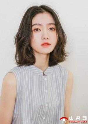 {賭馬}(今年流行发型女士减龄发型图片)