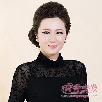 {賭馬}(50岁左右发型 显年轻的发型送给你) {賭馬}(50岁左右发型 显年轻的发型送给你)