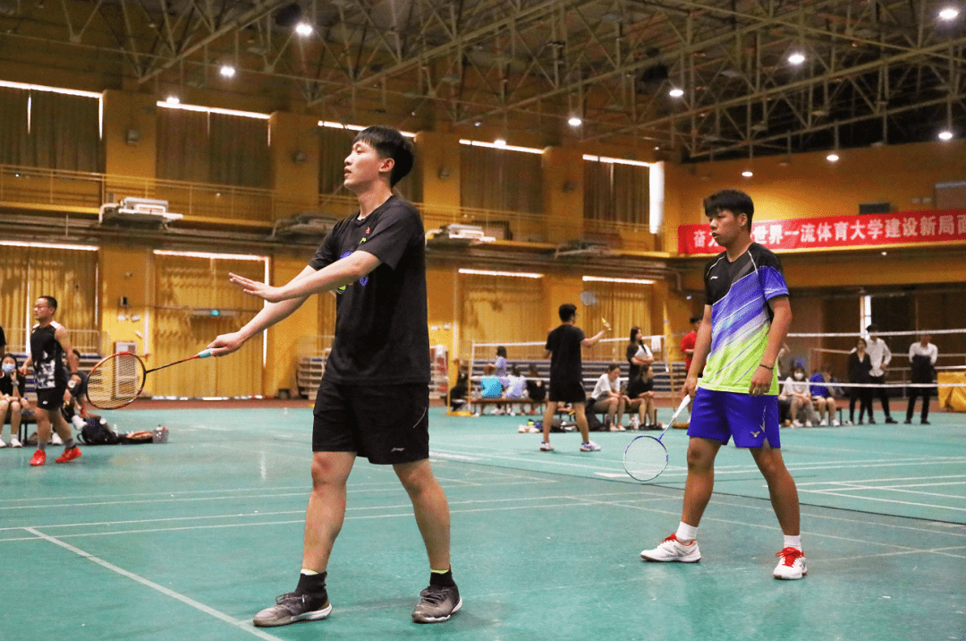 羽毛球20人参加单淘汰赛的简单介绍 羽毛球20人参加单淘汰赛的简单介绍