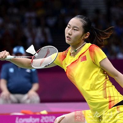 {六合彩}(打羽毛球绝招有哪些)