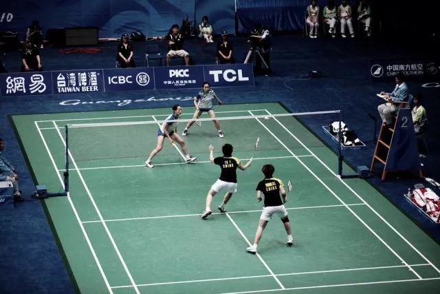 {27asia娛樂}(怎样选择羽毛球拍) {27asia娛樂}(怎样选择羽毛球拍)