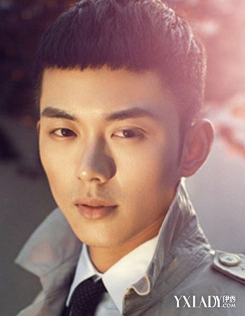 {Online Casino}(中年男士头型短发图片)